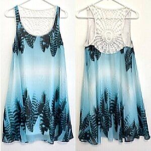 BEBE Blue Black White Feather Print Crochet Trim Sleeveless Mini Shift Dress XS